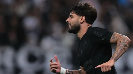 Yuri Alberto bate recorde de gols em uma temporada, mas Corinthians sofre novo tropeço