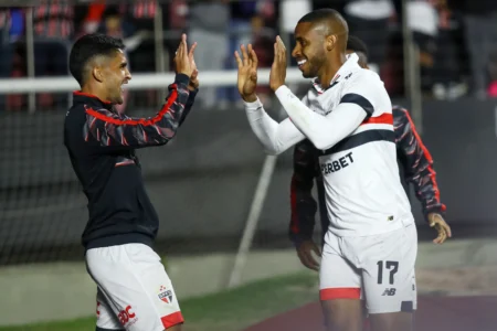 André Silva Volta ao Titular do São Paulo Contra o Bragantino em Busca de Sequência.