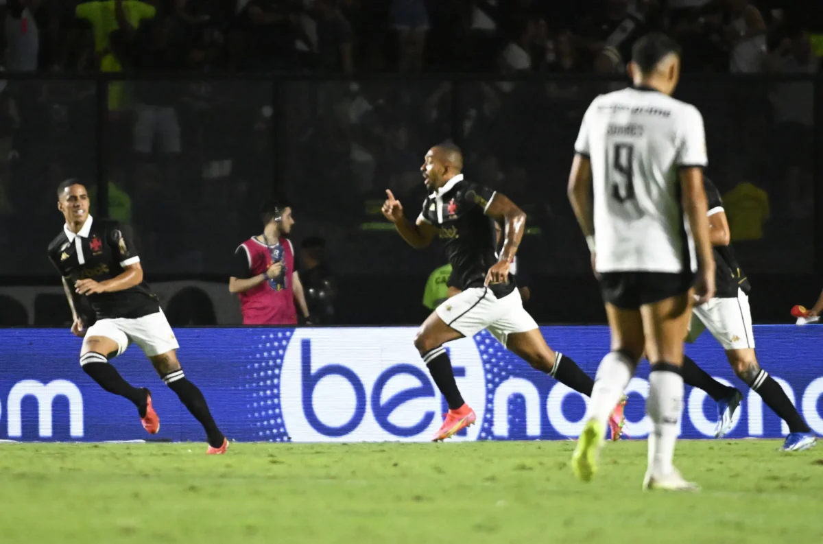 Aproveitamento do Vasco em clássicos nos pontos corridos antes do Botafogo.