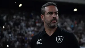 Artur Jorge explica por que evita comparar o Botafogo de 2023 com o de 2024: "Causa...".