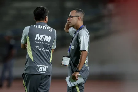 Atlético-MG: Milito não participa de coletiva devido a indisposição; auxiliar avalia empate como resultado "satisfatório"