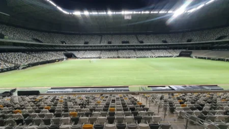 "Atlético-MG x Flamengo: Arena MRV finaliza replantio do gramado para final com qualidade garantida"