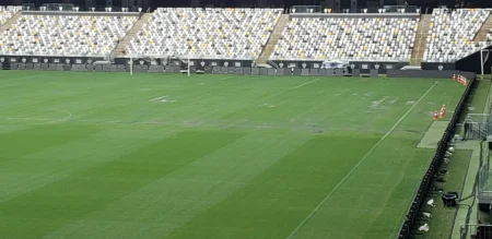 Atlético-MG x Flamengo: Fotos mostram poças d'água no gramado da Arena MRV antes da final