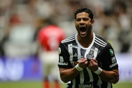 Atlético-MG x Flamengo: Hulk busca derrubar o Galo na decisão da Copa do Brasil