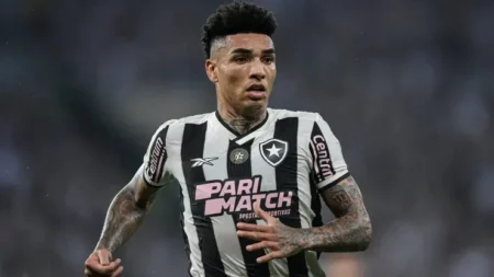 Botafogo bate recorde de vendas de camisas em 2024: um marco histórico para o clube.