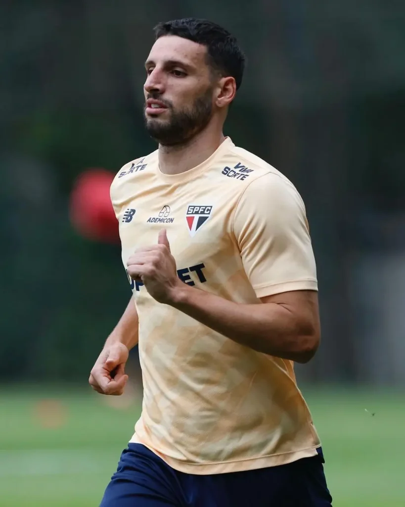 Calleri e Rato ficam de fora do treino coletivo do São Paulo: Veja as escalações do CT