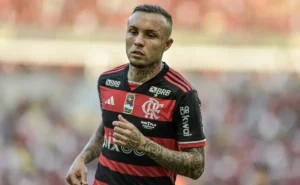 Cebolinha, ex-jogador do Flamengo, é expulso de casa após briga com esposa