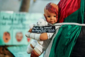 "Conflito entre França e Israel: Veja fotos dos protestos e forte esquema de segurança"