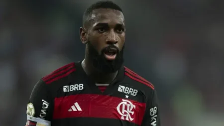 "Convocação de Gerson para a Seleção Brasileira é questionada por jornalista: 'Não é a escolha certa'".