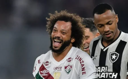 "Corinthians Desiste de Contratar Marcelo em 2025 devido a Salários Exigidos"