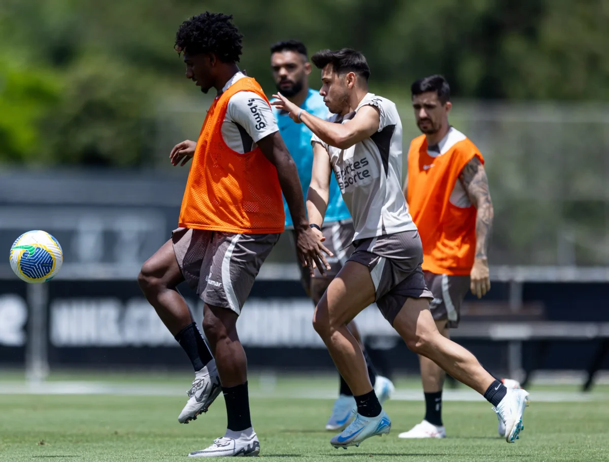 Corinthians inicia preparação para confronto contra o Vitória com desfalques.