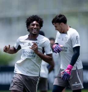 "Corinthians Inicia Preparação para Jogo Contra o Vasco: Yuri Alberto Terá Reavaliação"