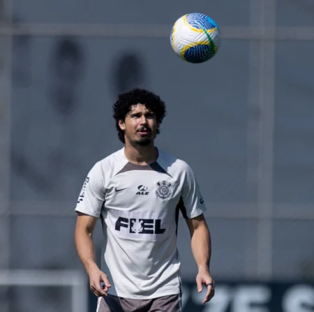 Corinthians obtém efeito suspensivo e André Ramalho pode enfrentar o Palmeiras