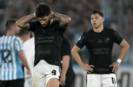 Corinthians se concentra no Clássico após eliminação: "Difícil, mas temos que mudar o foco"