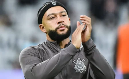 Corinthians visa superar a contratação de Memphis Depay e anunciar a maior aquisição de 2024 com estratégia bem definida