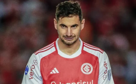 Corinthians x Internacional: negócio por Lucas Alario pode incluir troca de jogadores.