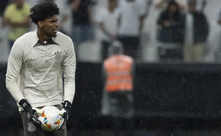 "Corinthians x Vitória: Escalação do Timão com Carrillo e Fagner sob o comando de Ramón Díaz"