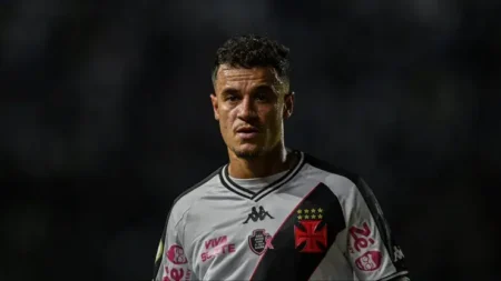 Coutinho fala sobre derrotas consecutivas do time: "Ninguém está satisfeito"