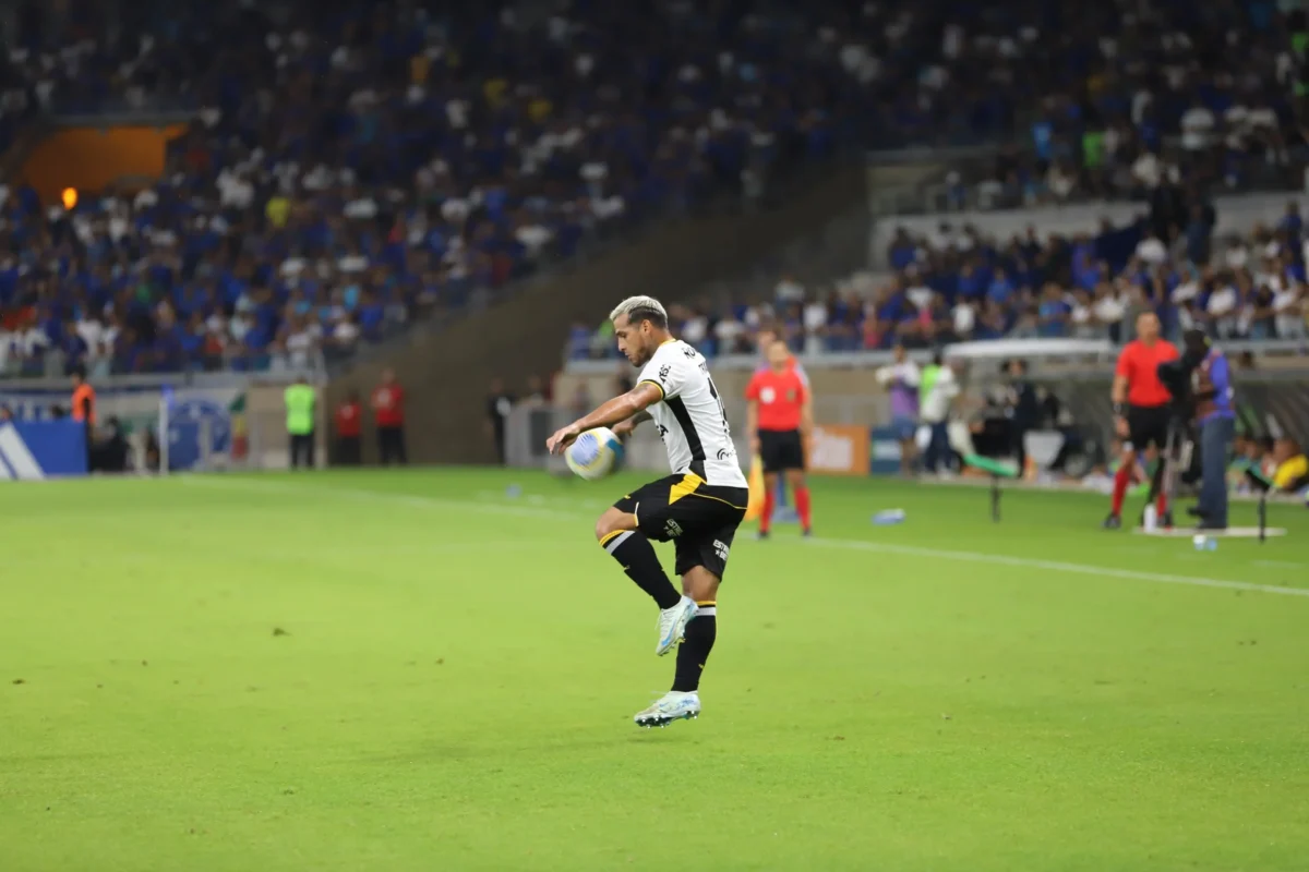 Criciúma sofre baixa: Trauco e Wilker ficam de fora do jogo contra o Vitória