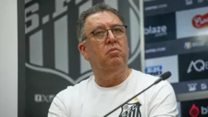 "Crise nos Bastidores do Santos: Clube Faz Promessa para Evitar Boicote de Jogadores Após Acesso"