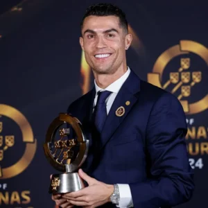 Cristiano Ronaldo afirma ser o maior artilheiro da história do futebol: "Um milésimo gol seria incrível"