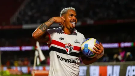 Cruzeiro oferece um dos maiores salários do futebol brasileiro para contratar Luciano do São Paulo