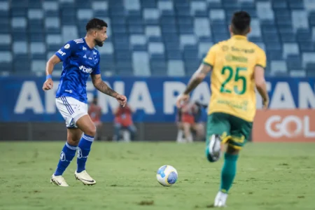 "Cruzeiro x Flamengo: Zagueiro é liberado após ser absolvido de acusação por 'ato hostil'"