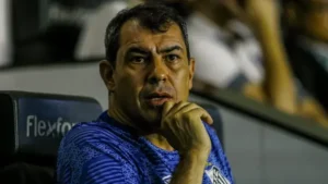 "Demissão de Carille no Santos Provoca Insatisfação no Elenco, que se Recusa a Jogar Contra o Sport"