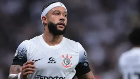 "Depay pode sair do Corinthians? Juca Kfouri faz alerta ao atacante holandês sobre saída antecipada"