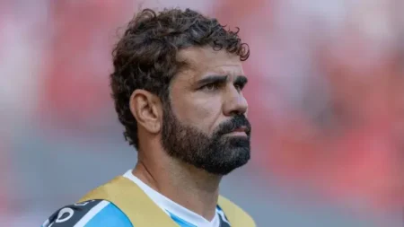 Diego Costa no Grêmio: Valor da permanência do atacante para 2025 é revelado