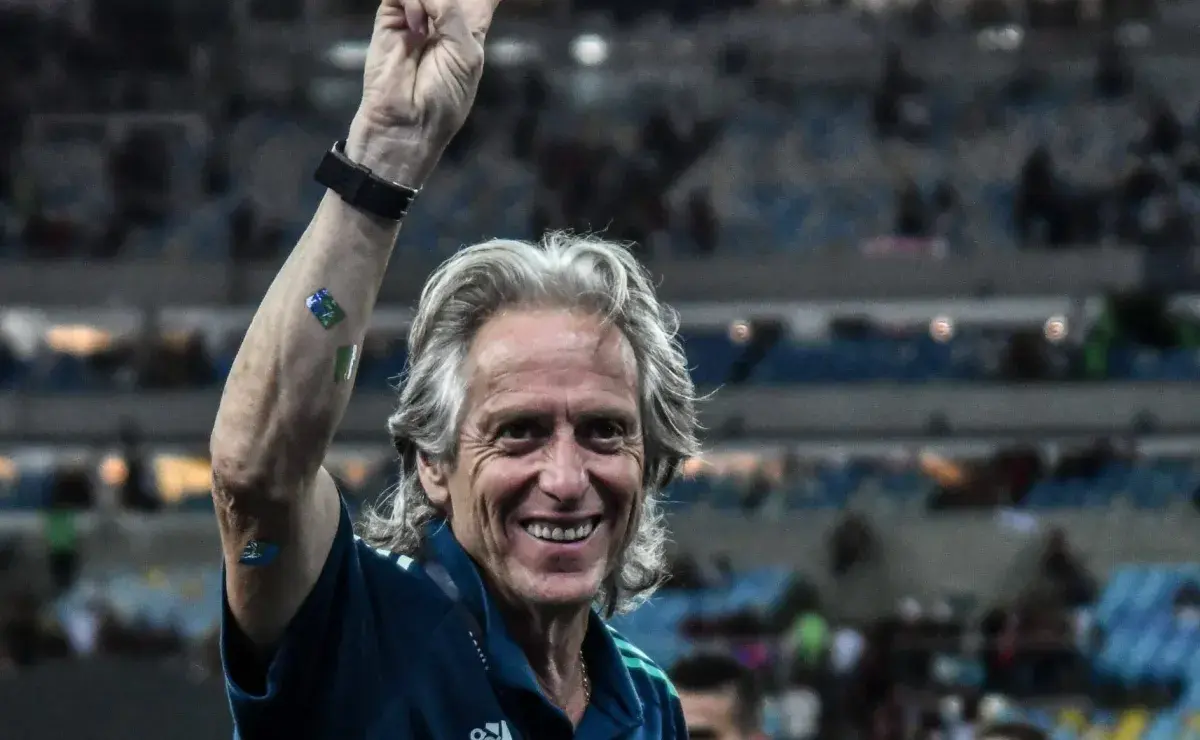 "Diretor do Benfica, BAP, Sonha com Jorge Jesus no Flamengo: Negociação em Andamento para 2025"