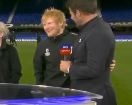 Ed Sheeran surpreende ao interromper entrevista de técnico do Manchester United: "Acho que ele não quer falar comigo"