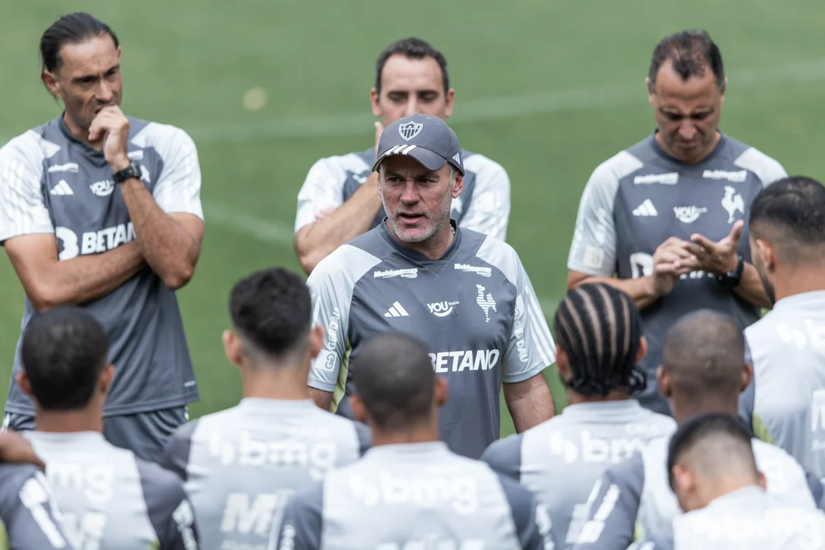 Escalação do Atlético-MG: Confira relacionados para o próximo jogo com Milito preservando titulares e a volta de Bernard.