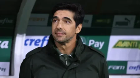 Escalação do Palmeiras x Atlético-GO: Abel Ferreira confirma time titular com retorno de Estêvão