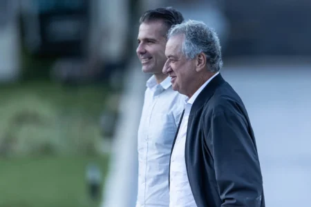 Escalação do Atlético-MG: Presidente Acompanha Treino e Mudanças no Time Estão Previstas