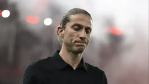 Filipe Luís defende permanência de David Luiz no Flamengo e complica negociação com Corinthians