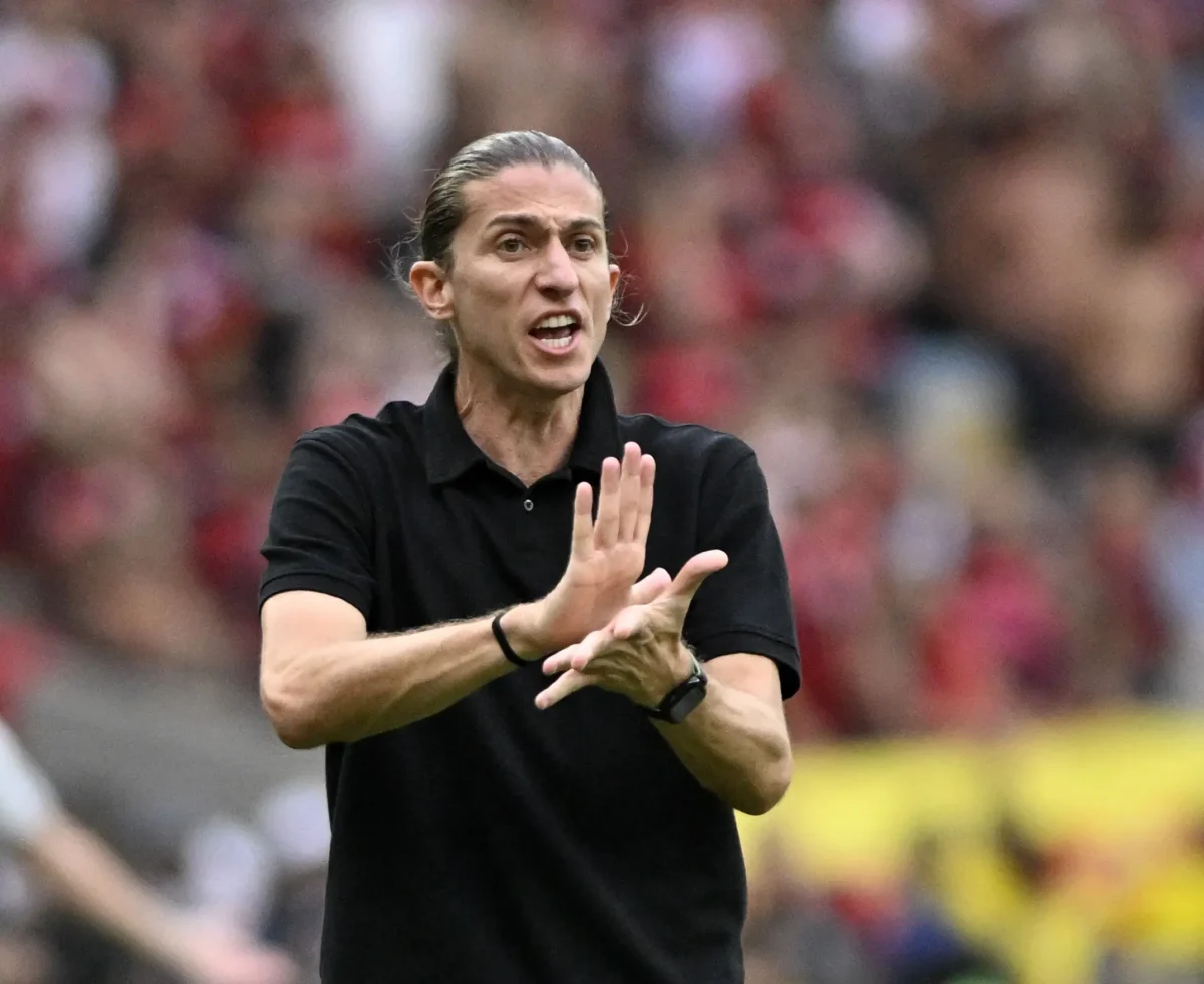 Filipe Luís pode se tornar o técnico campeão com menos partidas pelo Flamengo no século XXI.