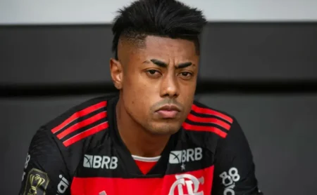 Flamengo aguarda decisão de efeito suspensivo de Bruno Henrique após punição do Superior Tribunal de Justiça Desportiva (STJD).