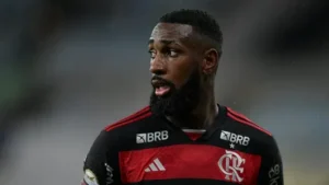 Flamengo é notificado pela CBF e Gerson treina normalmente sem preocupar Filipe Luís