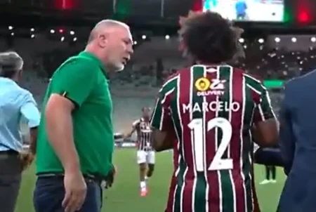 Fluminense e Marcelo discutem rescisão de contrato após desentendimento com o técnico Mano Menezes