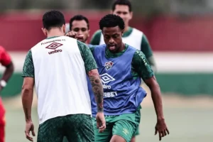 "Fluminense: Escalação Oficial com Mano Menezes e Dúvidas no Ataque"