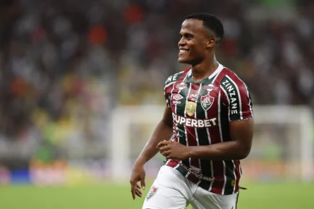 "Fluminense não abre mão de Arias: Negociação com o Cruzeiro é descartada, posição de não vender ao futebol brasileiro permanece"