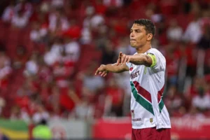 "Fluminense pode ter elenco completo para enfrentar o Fortaleza após esvaziar DM."