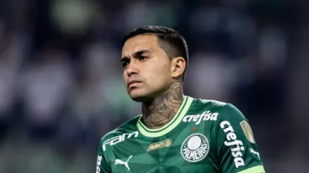 "Futuro de Dudu no Palmeiras em Jogo Decisivo Contra o Bahia"