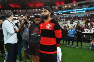 Gabigol no time: Cruzeiro recebe propostas de reforços para o ataque.