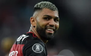 Gabigol provoca companheiro e promete título da Libertadores ao Flamengo