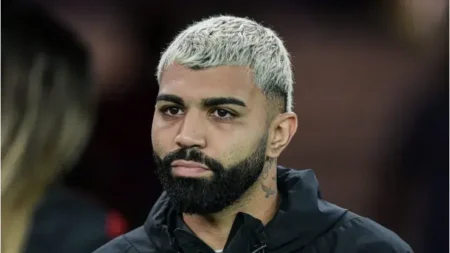 Gabriel Barbosa (Gabigol) é citado em coletiva do presidente do Santos, que confirma conversas avançadas para sua transferência