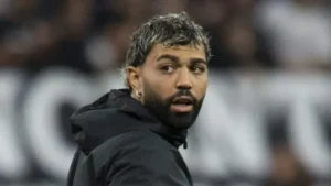 Gabriel Barbosa (Gabigol) é cobiçado pelo México e Arábia: Cruzeiro enfrenta concorrência para contratar o jogador.