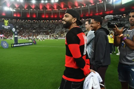 Gabriel Barbosa continua afastado e não jogará contra o Cuiabá pelo Flamengo.