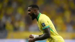 Gerson marca gol espetacular pela Seleção Brasileira e é elogiado pela torcida do Flamengo